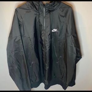 Nike windbreaker only worn once